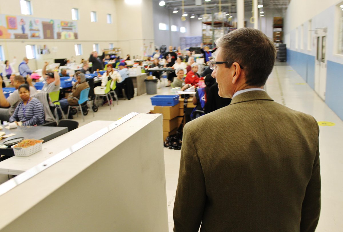 OppVillageLV's tweet image. Thank you @RepJoeHeck for visiting and touring our #WaltersCampus this morning! #OpportunityVillage #PaperPros