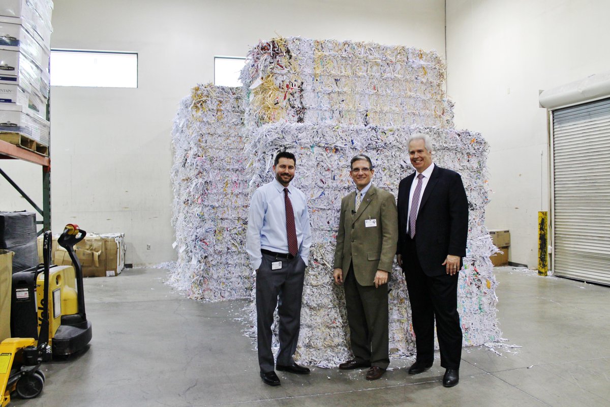 OppVillageLV's tweet image. Thank you @RepJoeHeck for visiting and touring our #WaltersCampus this morning! #OpportunityVillage #PaperPros