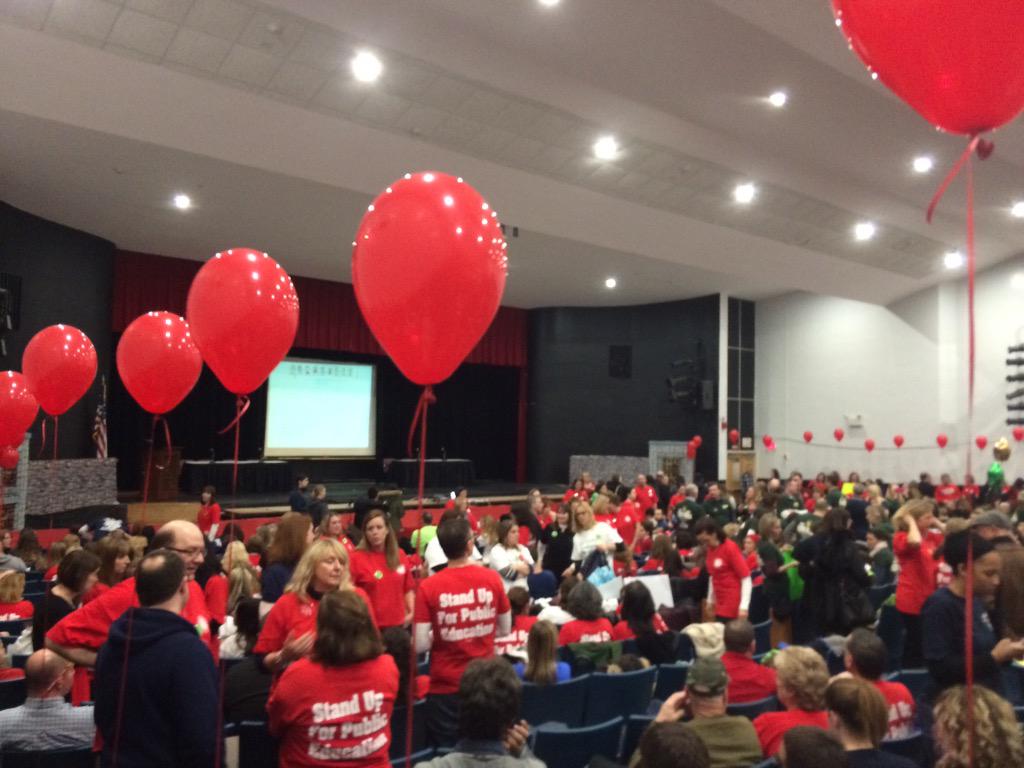 K8hunter's tweet photo. @NYGovCuomo, can you hear us now? #AllKidsNeed #1voice #linkarms http://t.co/KIOM7CCdum