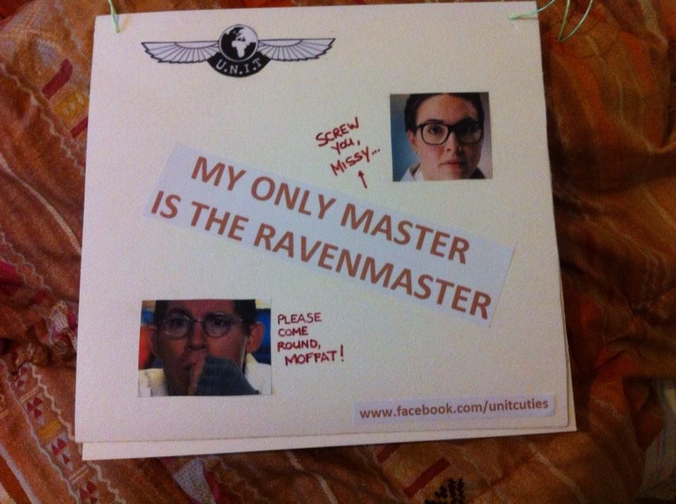 SakiJune's tweet photo. The sandwich board I'm going to wear at comic cons. Yes, shipper and proud. #OsgoodLives #BringBackOsgood http://t.co/3e47bxqp05
