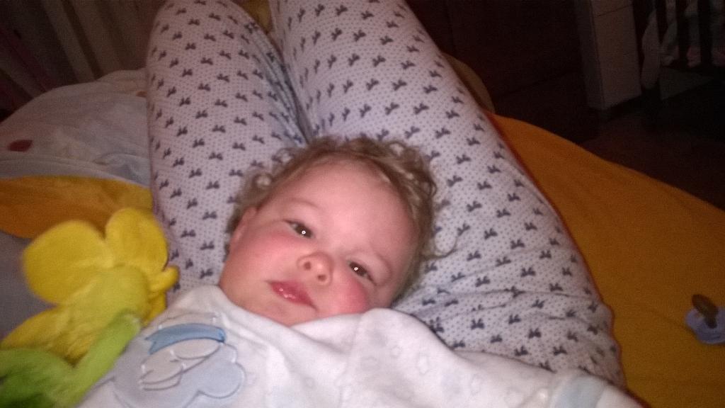 SeilaRubia's tweet photo. Buenisimos diias con este pequeñajo @calerizate jiji 😋😋 http://t.co/GvuVurvQMI