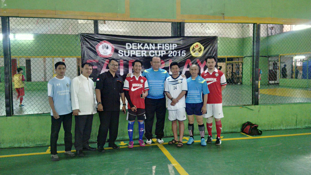 Pembukaan Turnamen "Dekan FISIP Super Cup 2015"@parahyanganfutsalhall