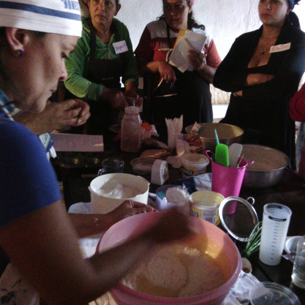 glamariarias's tweet photo. Programa Aprendo y Triunfo Respostería basica Sec. La Esperanza Todos los martes #CarrizalIndetenible @CarrizalDPCPS http://t.co/9wZvEUPsC9