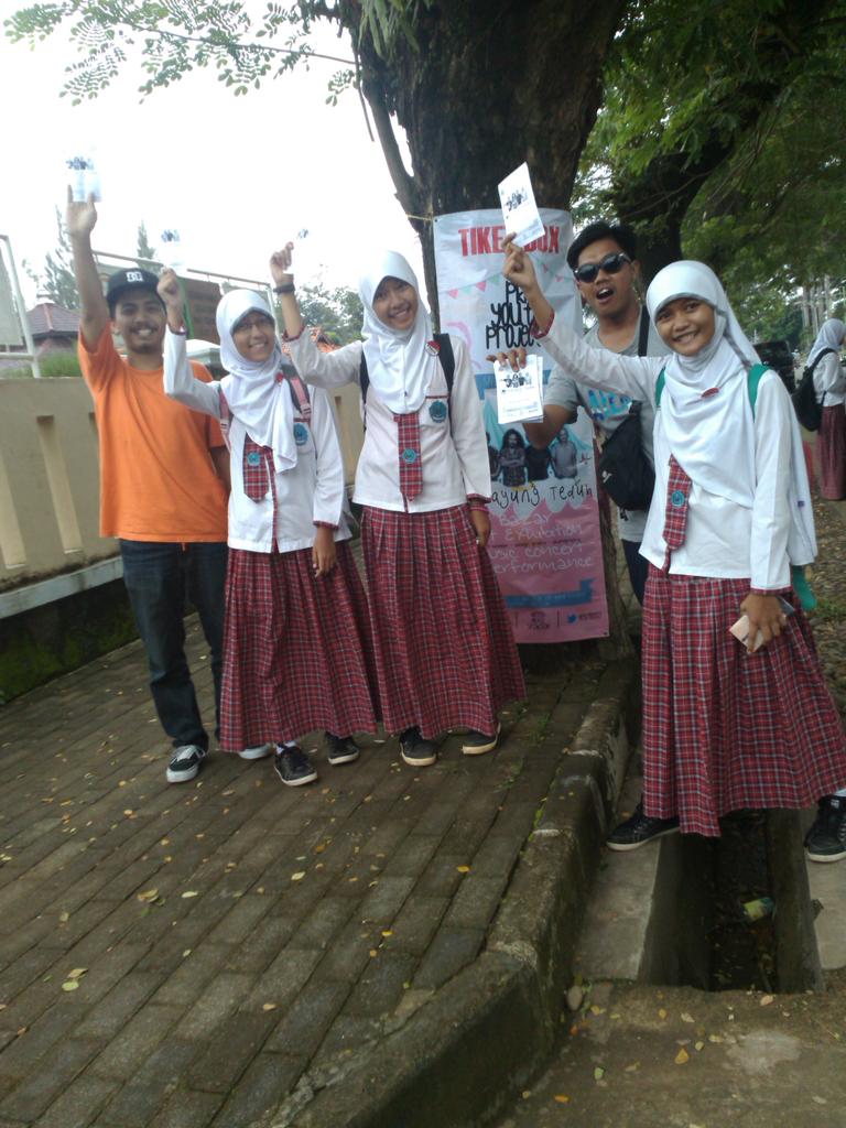 pklproject's tweet photo. Terima kasih SMA 1 Kedungwuni kalian luar biasa :) #Testimonial #PYP2015 http://t.co/sde9VuuEoI