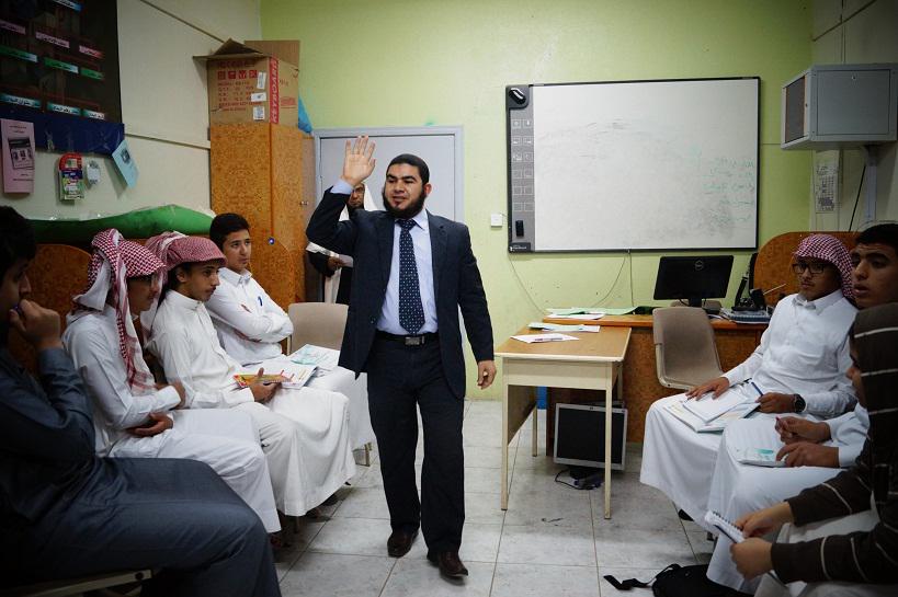 elmarefa1's tweet photo. في حضور المشرف التربوي علي مطاوع قدم معلم الحاسب إبراهيم نجيب حصة طبق فيها استراتيجية العصف الذهني والرؤوس المرقمة http://t.co/1jcPqtteX5