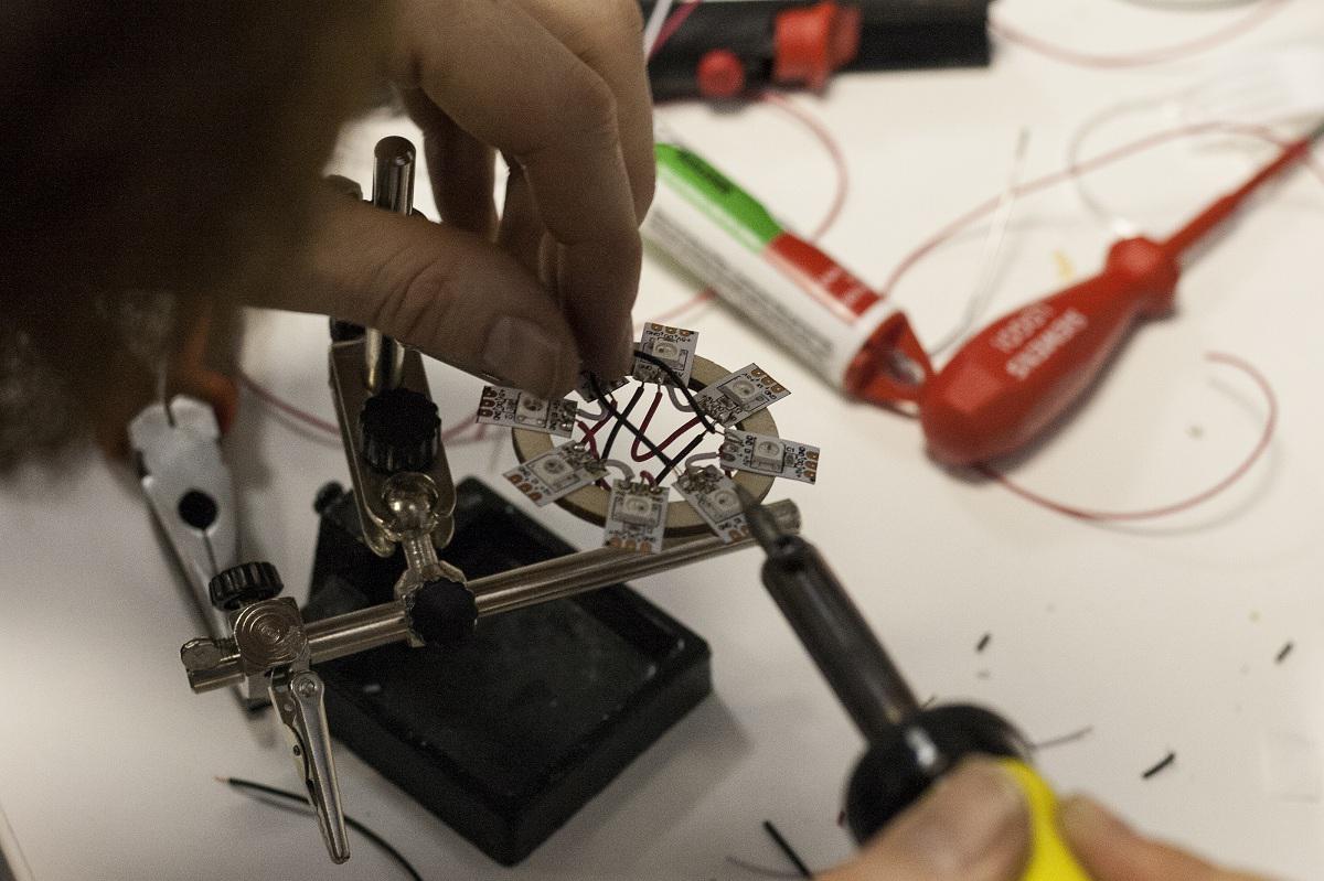 simonlaumet's tweet image. A very productive weekend! Loved designing &amp;amp; building the @happy_commute prototype :) #fabhack15 #iot