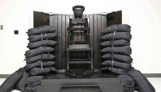 NBCNews's tweet photo. Utah lawmakers OK firing squad as execution backup http://t.co/stQYggcNxr http://t.co/JiAd0BURvR