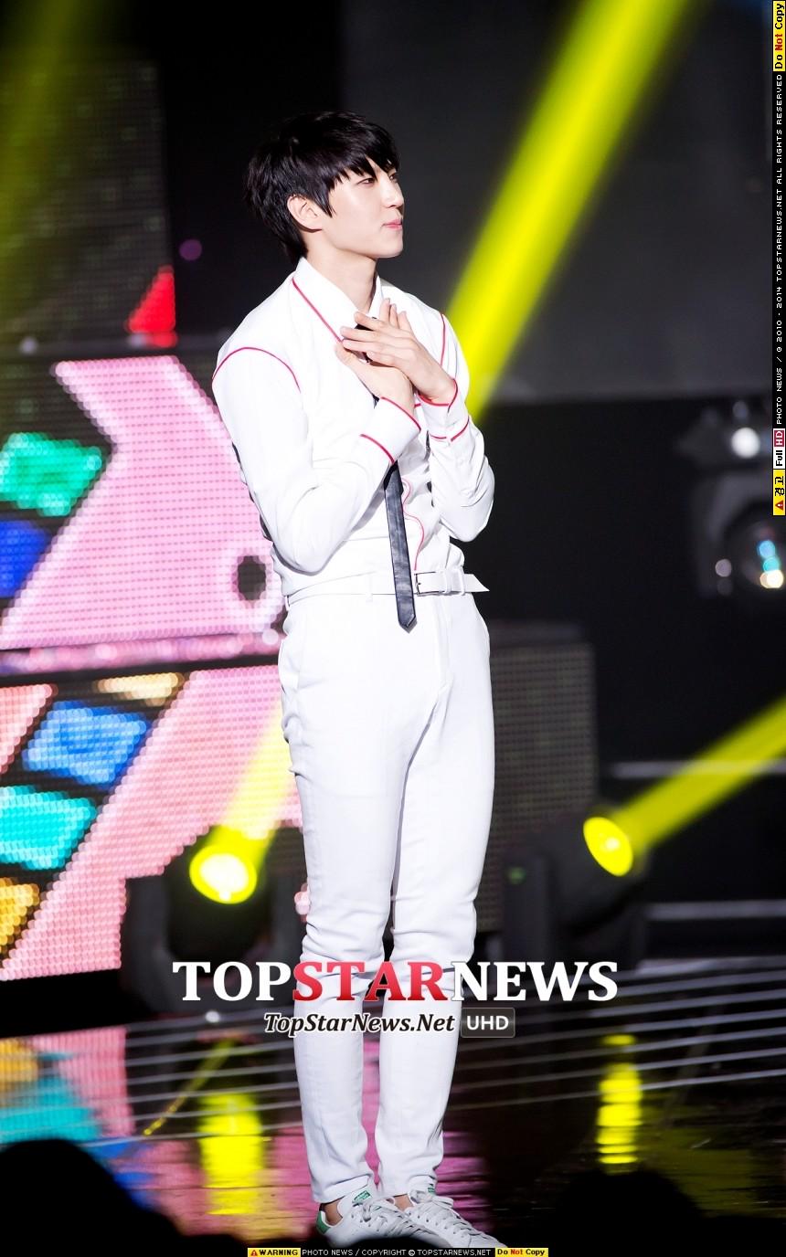 B_zbrGEU0AERxv9.jpg:large