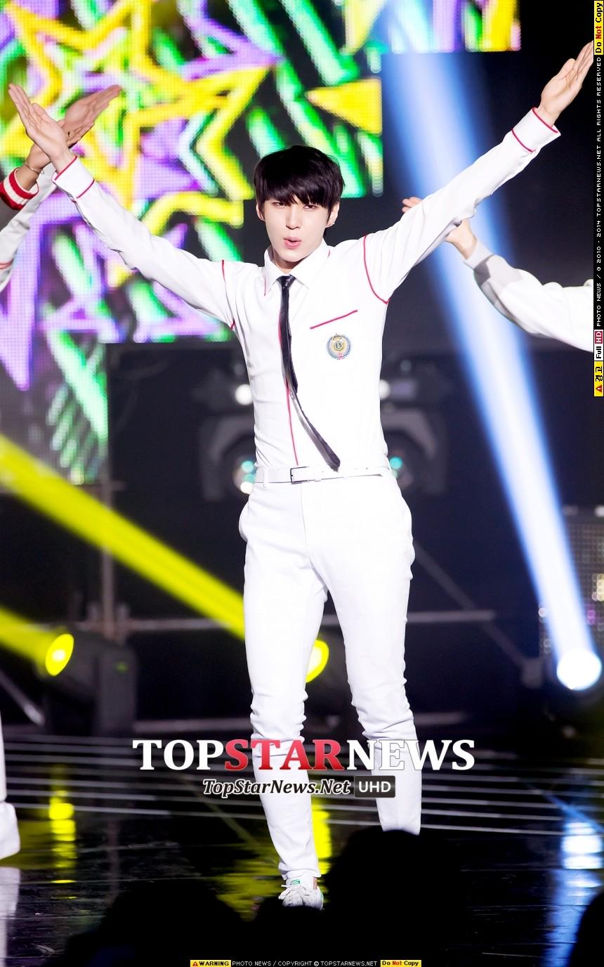 B_zbrIfU0AEzjJV.jpg:large