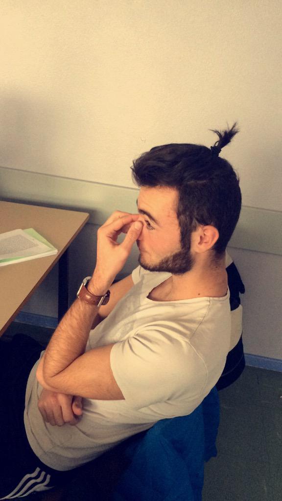 melina_bza's tweet photo. Que pensez-vous de la nouvelle coupe de @ClementElGuaje ? @Chris79a @ValentineCarles @CorentineLo http://t.co/77j8hxUK5G