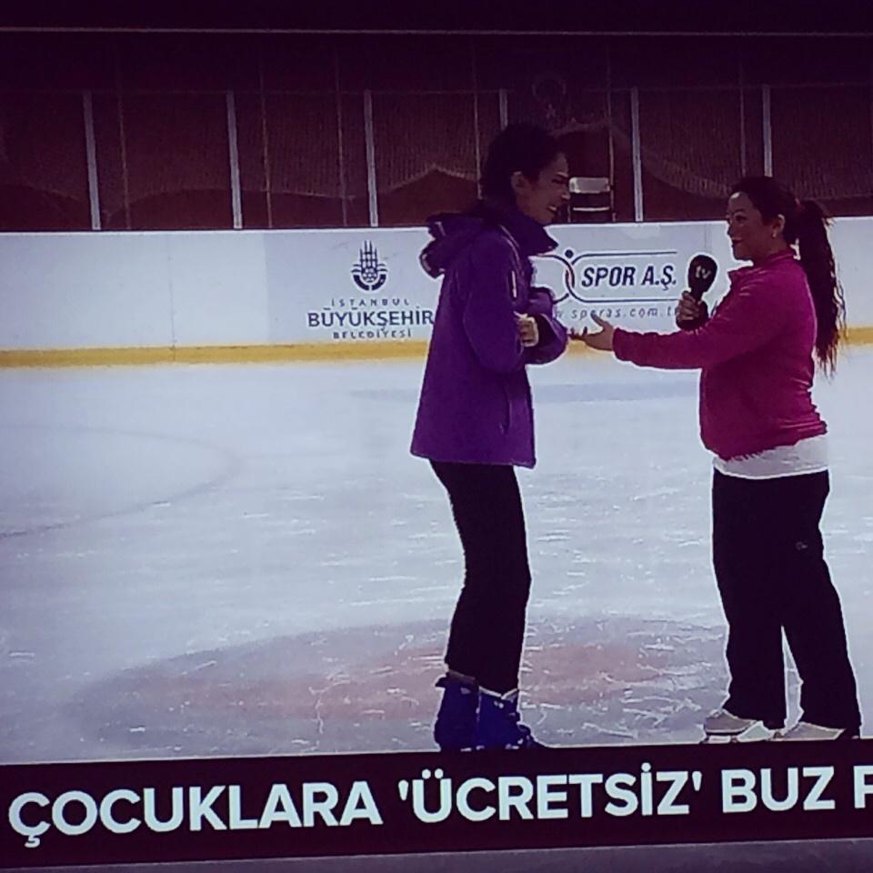 yelizbuzz's tweet photo. Buza çıkmayan kaldiysa bekliyoruz #silivrikapı #buzpisti# buzu #seviyoruz #hicte #soguk #degil #sicak #bile#sporas http://t.co/ph5uoiBoRR