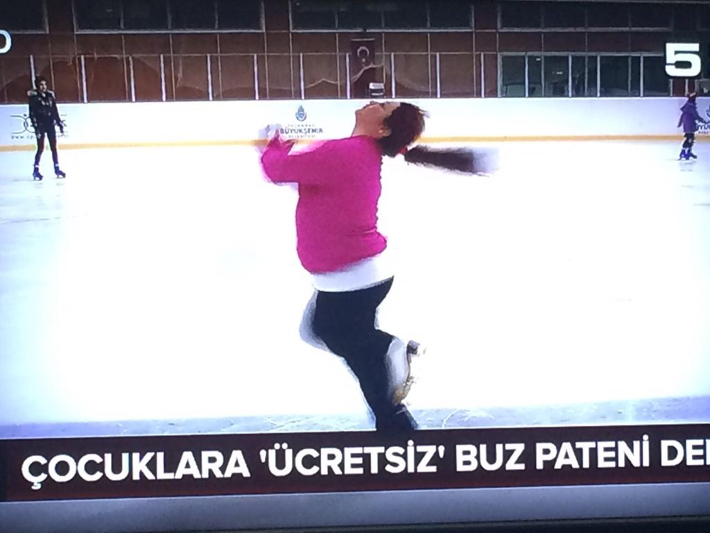 yelizbuzz's tweet photo. Buza çıkmayan kaldiysa bekliyoruz #silivrikapı #buzpisti# buzu #seviyoruz #hicte #soguk #degil #sicak #bile#sporas http://t.co/ph5uoiBoRR
