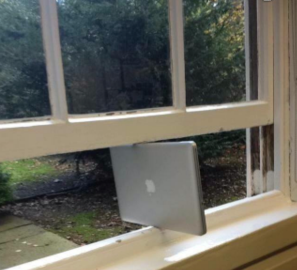 DeboConfesarQue's tweet photo. Ahora Apple da soporte a Windows. http://t.co/68LPmSwtsW