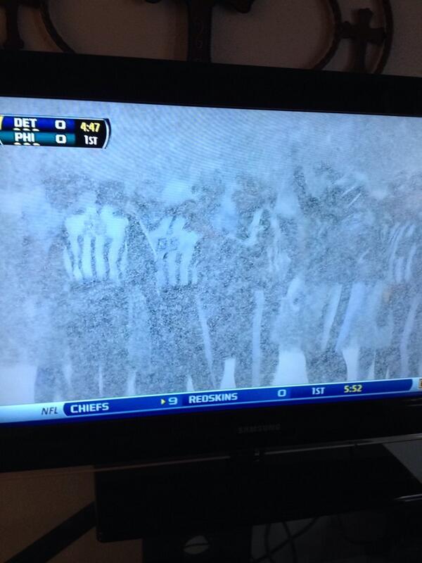 ABC13CourtneyC's tweet image. I'm cold, but not as cold as these dudes. #omg #couldnot ❄️❄️❄️❄️