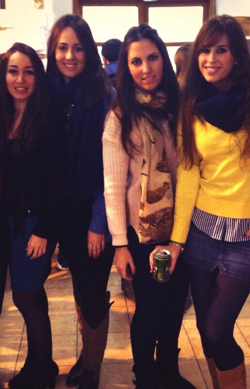 albarosaoh's tweet photo. Cumple Fran!!🎂 @Paularuiz_2 @leticiacruz_2 @anaruizvargas #EldaCity http://t.co/s9qa2bLts0