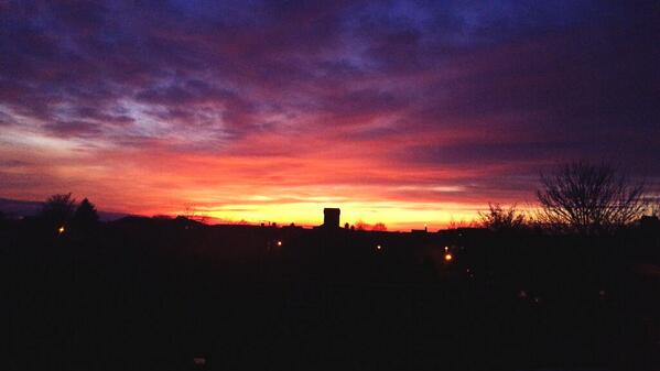 TheLoftBand's tweet photo. Taking a break from rehearsals! View outside the window over Bedford! @VLBangher @AndyPaul88 @SLBangher @stephanCpaul http://t.co/HJ6KtDwxOs