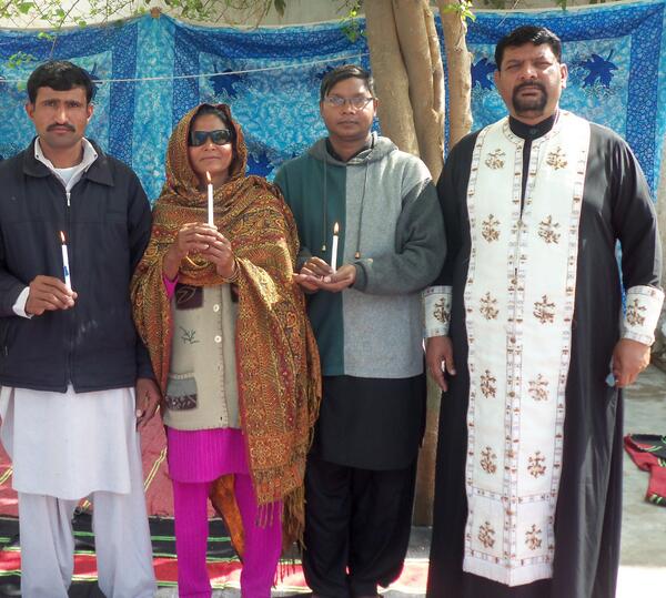 rocorpk's tweet photo. Two brothers and their sister Embraced Orthodoxy in Pakistan. http://t.co/vGfVjKVJtB