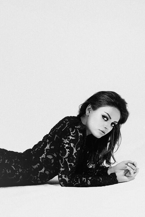 PostBadCeleb_'s tweet photo. Mila Kunis. http://t.co/iH5g9guiq5