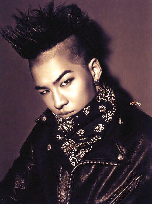 Bigbang 情報局 در توییتر Bigbang好きで繋がろう テヤンは中学の頃からコンローで 職員室に呼び出しされて 歌ったら先生達も感激して特別に 奇抜な髪型を許したそうです 笑 その頃恋していたのは生徒会長のｸﾗｽﾒｲﾄ 三年間片想いだって いいな Http T