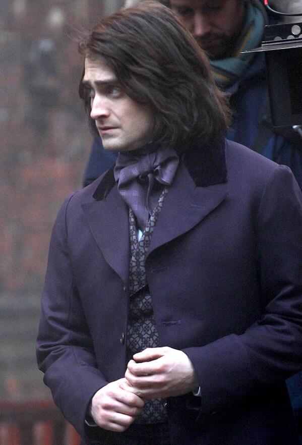 AchiIIes_Heel's tweet photo. Daniel Radcliffe bridging the gap between now and the 1930s.
#Frankenstein #HarryPotter #30sclass http://t.co/Ckw2JI0f2d