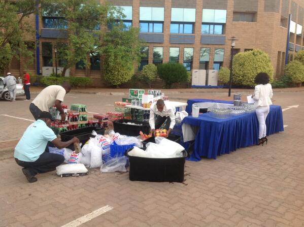 This is what you call, 'Quenching a thirst!' #ChristmasStaffParty <a href="/21son/">21son</a> <a href="/GabsCentral/">♡︎liv</a> <a href="/PantsolaLaTeng/">#DrPantsola</a>