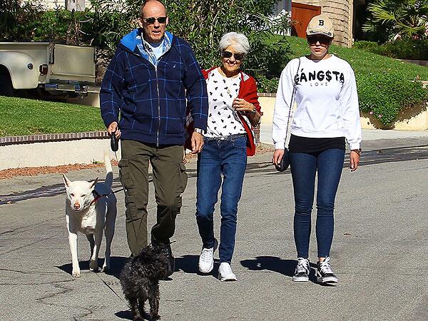 PrimaryBeats's tweet image. JUICY: @amandabynes Steps Out For A Walk!   primarybeats.com/celebs/amanda-… #amandabynes IS BACK!