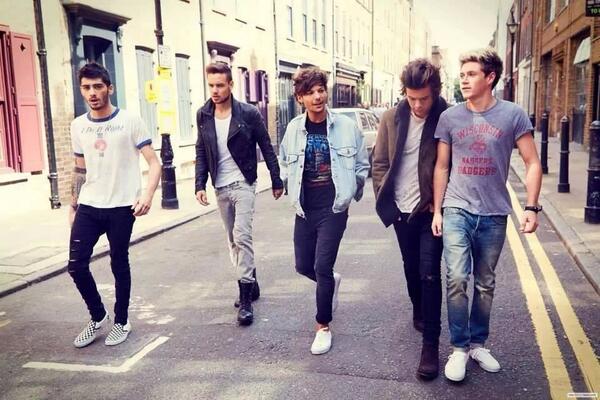 liam_RJP's tweet photo. Midnight memories ! http://t.co/6vcA2mOKYC
