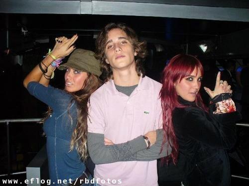 RT @OurMonilloGh14: @DiegoBoneta @DulceMaria @Anahi  // jaaaaaaaaaaaaaaaa.