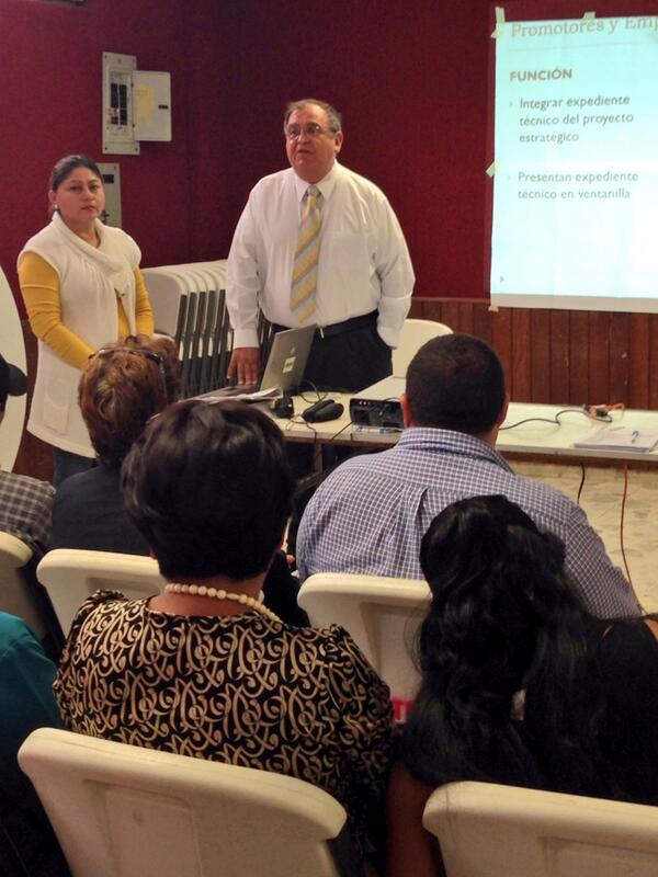 CDI_Sinaloa's tweet photo. Estamos en el Taller de Capacitación para Promotores y Emprendedores de la 4ta #Microrregión #YoremesMayos @CDI_mx http://t.co/BK4OuKDXh2