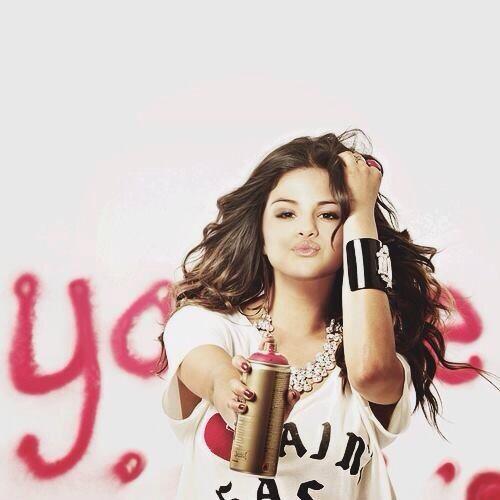 YazgFan's tweet photo. Selena gomez @SuBurcuYzg http://t.co/jwgChMsRql