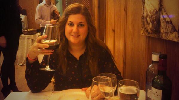 Emiiii_10's tweet photo. Cena romantica con mi niña @lauriikitty8 celebrando 7 años juntos y deseando que lleguen muchos mas!! Te quiero!! http://t.co/E38obyPndX
