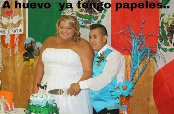 Salazar25Ramiro's tweet image. Lmaoooooo 😂😭😭 
#theylldoanything #mexicanstrugglepics