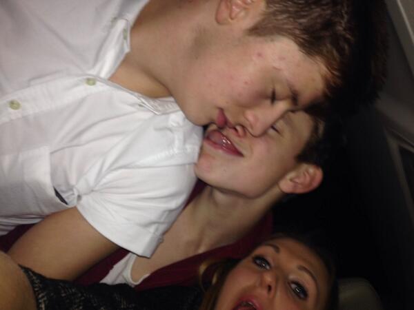 emilyywoodhead's tweet image. Gayyyyyy #two10s