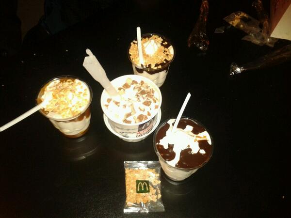 elena_manju's tweet photo. placeres de la vida  @veropemar @moni_castellote http://t.co/juWDZqW22e
