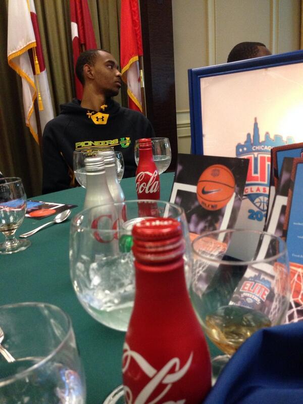 MilesReyRey2's tweet image. #chieliteclassic with the bro @KBD_33. #AcrossTheTable