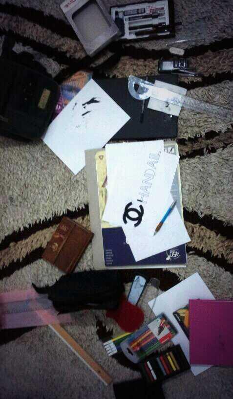 WilliamChandail's tweet image. les vendredi soir,on bosse et puis on tweet ^^ | #TweetAddict | #Chanel X #Chandail