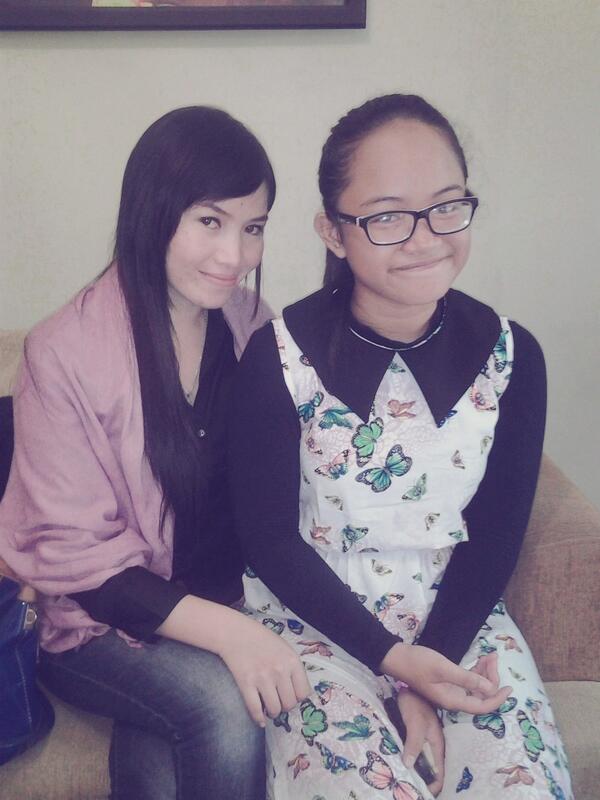 nabeldevani's tweet photo. W/mama http://t.co/IPX46a7Vxo