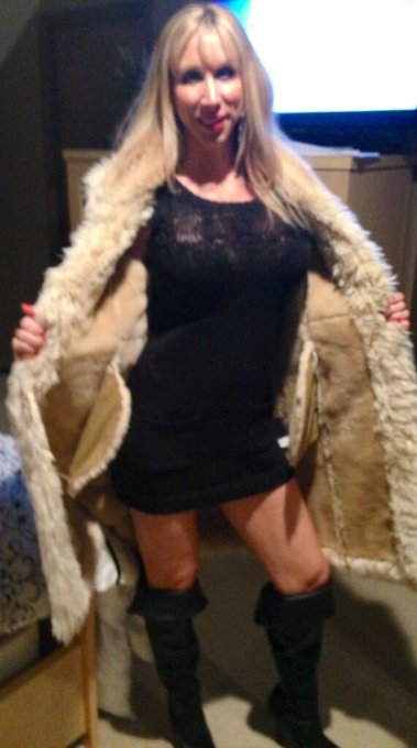 Hello http://t.co/JE1vpE1LmB<a href="/tag/milf"class="tags"><span>#milf</span></a><a href="/tag/feetfetiche"class="tags"><span>#feetfetiche</span></a>