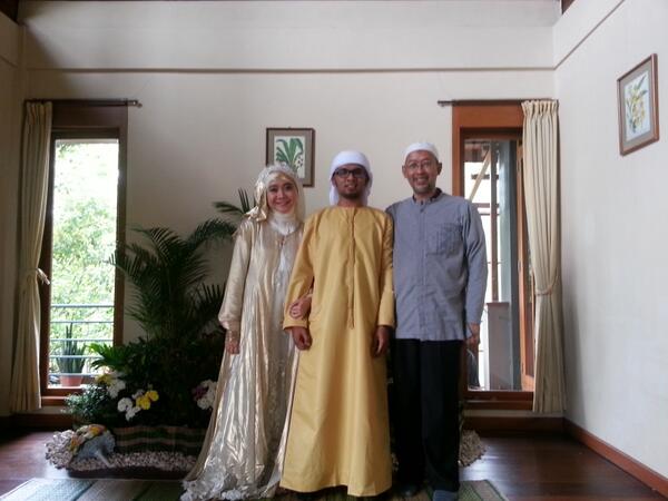 Istri Ustadz Hanan Attaki Yang Ke 2