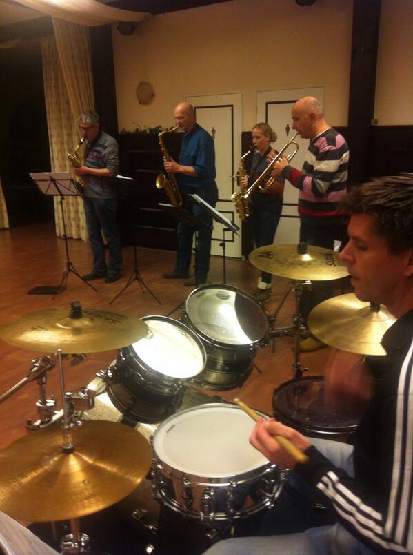 concertinos's tweet photo. En deze morgen zijn we weer aan het repeteren! http://t.co/Wf9Y7FrBSi