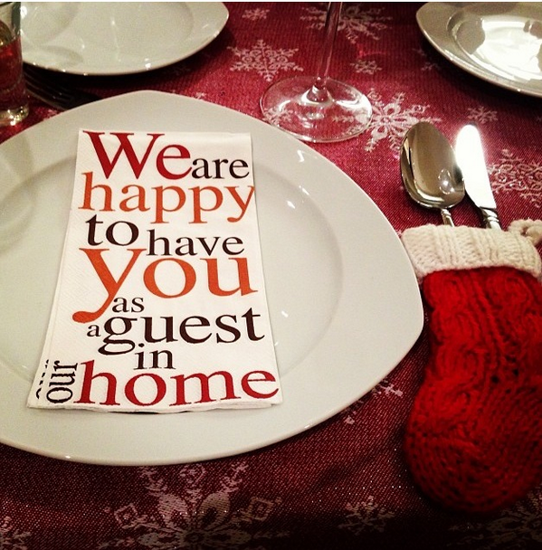 bkvillarello's tweet photo. Mi mesa para empezar la temporada navideña 😊 http://t.co/EgmRgwo19T