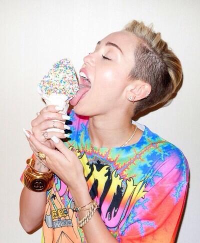 pizzagasm_'s tweet photo. Bae http://t.co/JE8BxJ3roW