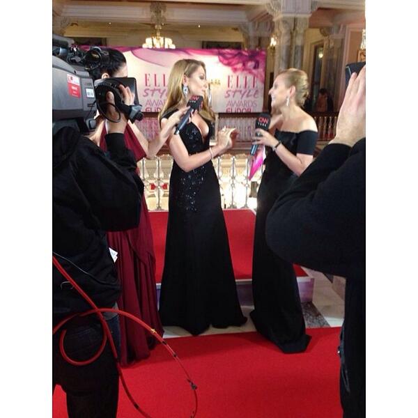 TEAMHadiseFan's tweet photo. #ElleStyleAwards #Hadise #ElleStyle2013 http://t.co/kZIbGsfkcV
