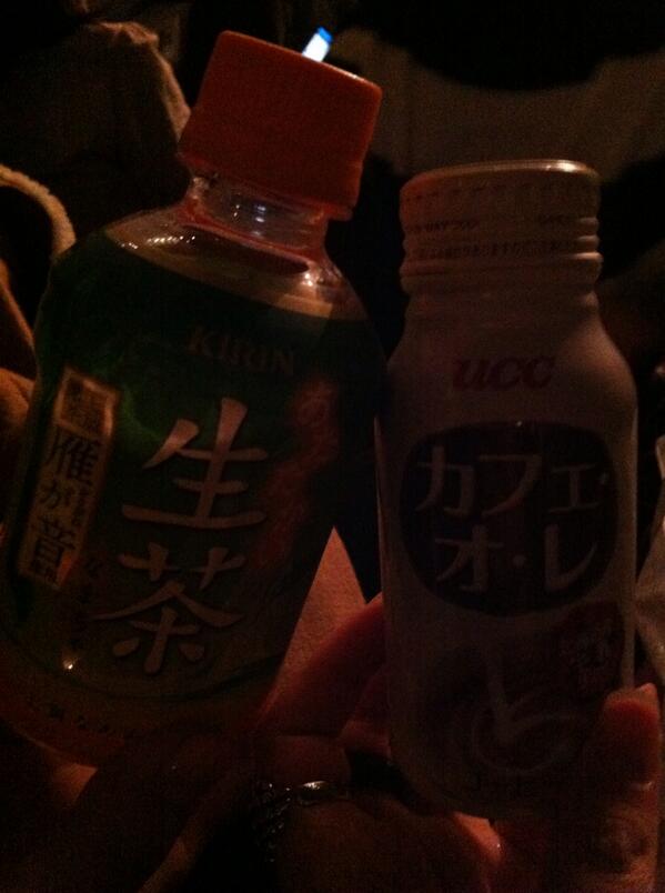 遅くなりましたが福岡公演でたくさん来ていただけてとても嬉しかったです♡
そして配布時に飲み物を下さったりかわいいONKEYのお菓子をいただいたり(இɷஇ )本当ありがとうございますㅠㅠ
福岡配布時もとても寒かったですが暖まりました♡