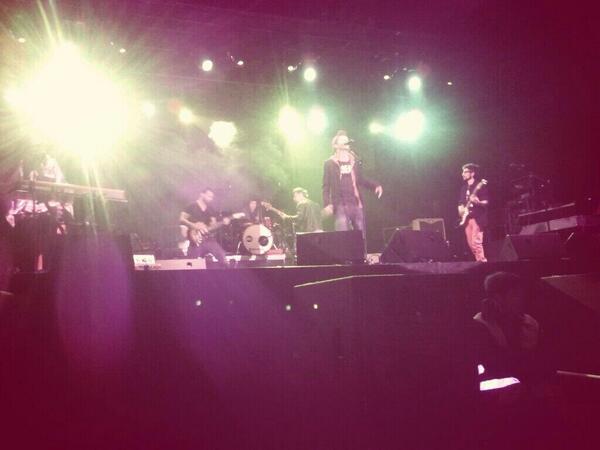 pablomoramusica's tweet photo. Grande Ourense!!! Graziñas pola noite de onte. Sempre é un pracer volver a Galicia. Queremosvos http://t.co/RcOkPTAS2j