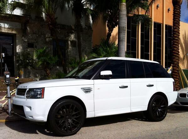 CarSwapMe's tweet photo. RT if you want this Range Rover 😍 http://t.co/MWppWi9m2v