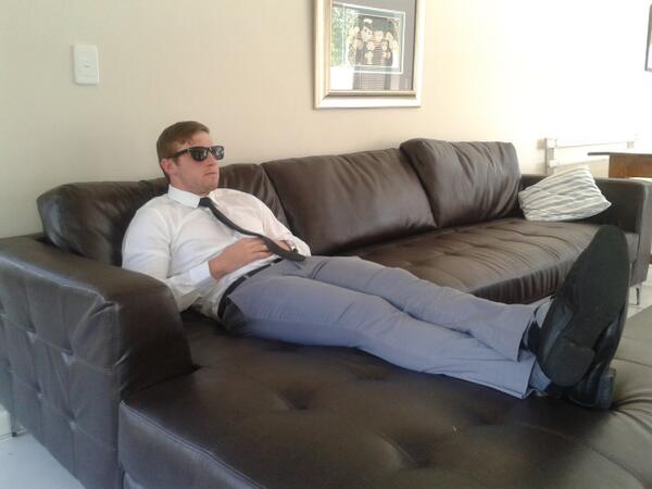 gedeonjosua's tweet photo. Ek bly saam met n rockstar @michaelvdspuy  #trok #ladykiller http://t.co/okv0OUuApW