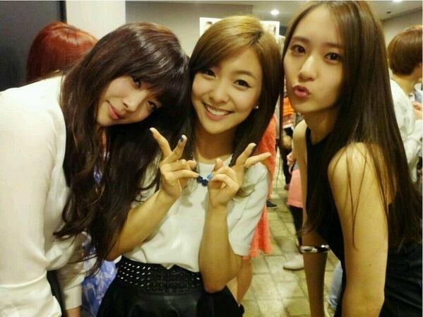 sy__sulli's tweet photo. *buing buing* http://t.co/JXGLHPYwW2