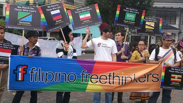 TWkLGBTQ's tweet image. The @ffreethinkers marching for our fellow LGBTs living in homophobic countries.

#StrengthInColors
