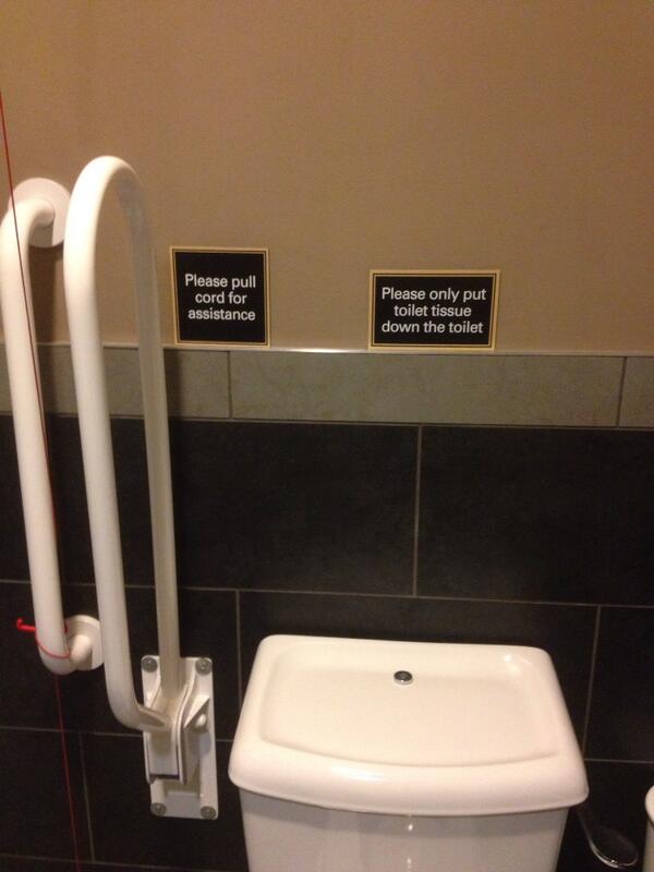 EddieShrews's tweet image. Had to shit in the sink and no-one came to wipe my arse when I pulled the chord.
#SignProblems